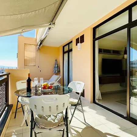 Sunset Apart, Large Terrace, Pool, Location! Апартаменты Пуэрто-де-Сантьяго